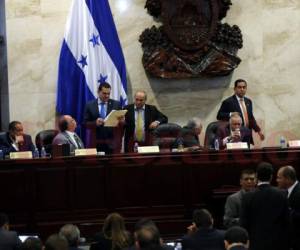 La reunión en el Congreso Nacional se llevará a cabo este martes a las 10:00 de la mañana.