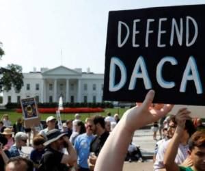 El DACA ha protegido de la deportación a unas 800,000 personas traídas de manera ilegal a Estados Unidos cuando eran niños o que llegaron con familias que se quedaron en el país después que expiraron sus visas. Foto: AP
