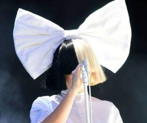 Sia durante un concierto en Inglaterra. Foto AP