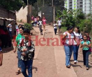 Las autoridades de la escuela no detallaron quién realizó la amenza de bomba en la escuela Miguel Antonio Fernández. Foto: Estalin Irías/ EL HERALDO