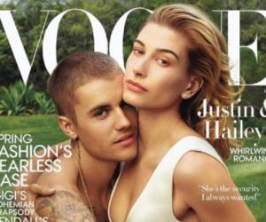 Portada de la revista Vogue donde aparece la recién estrenada pareja.