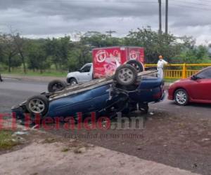 El automotor quedó destruido casi en su totalidad. FOTO: Estalin Irías/EL HERALDO