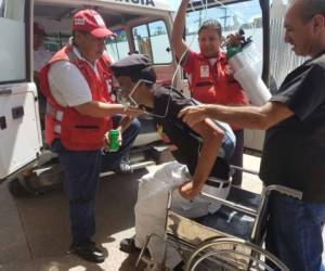 El candidato a cargo de elección popular llegó trasladado en una ambulancia de la Cruz Roja Hondureña. (Foto: HEU/ El Heraldo Honduras, Noticias de Honduras)