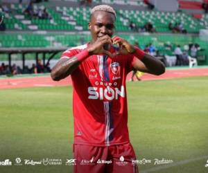 Con el tanto de esta tarde, Rubilio Castillo ya acumula ocho goles con el Royal Pari, pues en la pretemporada marcó cinco tantos y en la Copa Libertadores hizo lo propio en el duelo que ayeron 4-1 ante el Guaraní de Paraguay. Foto: Cortesía