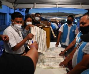 Si Bukele alcanza la mayoría calificada (56 escaños), podrá emprender además reformas de calado, como las constitucionales. Foto: AFP.