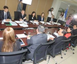 El pasado 6 de mayo, el Gabinete Económico y la misión técnica del FMI anunciaron la firma del Acuerdo Stand By. Foto: EL HERALDO