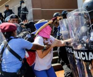 Según el Centro Nicaragüense de Derechos Humanos, los 30 detenidos el domingo fueron liberados. Foto: AFP
