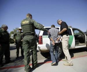 El hondureño fue detenidos por la Patrulla Fronteriza de Estados Unidos. Foto: Agencia AP