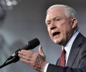 El fiscal general de Estados Unidos, Jeff Sessions, dio a conocer el informe. Foto: AP