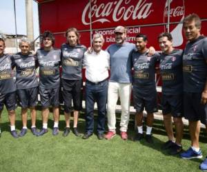 Eric Cantona visitó la concentración de la selección de Perú. Foto: Redes Sociales