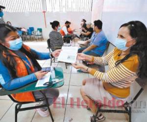 En todo este septenario y el fin de semana la entrega del DNI es solo para los adultos mayores y será hasta el 15 y 16 de mayo que se habilitará para los demás ciudadanos. Foto: El Heraldo