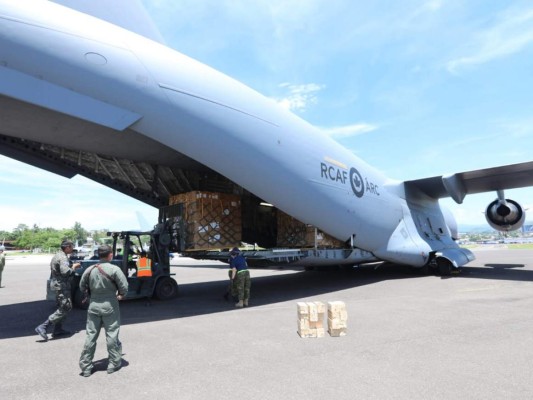 El cargamento llegó la mañana de este lunes a la Base Aérea Hernán Acosta Mejía de Tegucigalpa.
