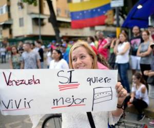 De acuerdo con la rectora de la Universidad Central de Venezuela, Cecilia García, 6,49 millones de venezolanos votaron en el país.