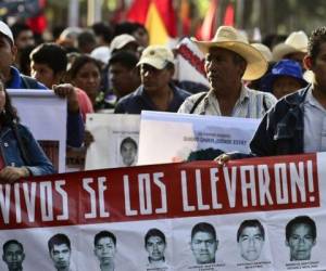 Los 43 estudiantes fueron detenidos arbitrariamente el 26 de septiembre de 2014 por policías de la ciudad de Iguala.