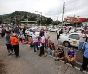 Los conductores de taxis han mantenido tomas en varios puntos de la capital de Honduras.