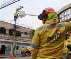 La ENEE deja de percibir casi 14,000 millones de lempiras anuales por las pérdidas de energía del sistema de distribución.