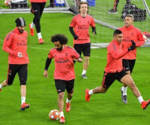 Marcelo, Karim Benzema, Luka Modric y Mariano entrenando previo al duelo del miércoles ante el Ajax. (AFP)