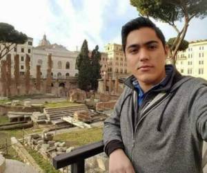 Después de departir con su amigos y principales sospechosos del homicidio, Carlos Collier fue encontrado muerto a disparos en un botadero de basura, en la colonia Río Grande, a inmediaciones de una escuela bilingüe.