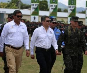 El presidente Juan Orlando Hernández participó junto al ministro de Defensa, Fredy Santiago Díaz Zelaya, en la celebración del quinto aniversario de la PMOP en la zona noroccidental.