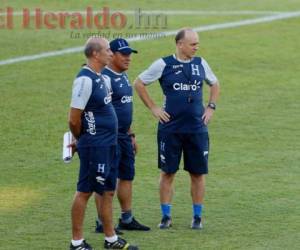 Fabián Coito, entrenador de Honduras, comenzó a trabajar la tarde del lunes en el estadio Olímpico de San Pedro Sula. Foto: El Heraldo