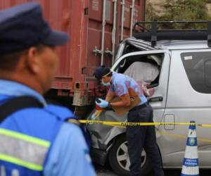 En el lugar del accidente murieron tres personas y una cuarta víctima falleció en el hospital. Foto: Estalin Irías/EL HERALDO