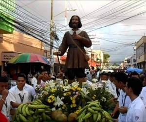 Procesión en honor a San Isidro,durante la Feria de la Ceiba en honor a este santo, del año 2013. Foto: Cortesía de franciscanmisionoutr, vídeo de you tube