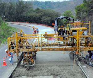 En un 95% avanza la reparación de la vía que lleva a la zona sur de Honduras. Foto: EL HERALDO