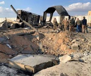 La base aérea de Ain al-Asad fue alcanzada por una lluvia de misiles iraníes el miércoles, en represalia por el ataque estadounidense con aviones no tripulados que ocasionó la muerte del comandante iraní, general Qassem Soleimani. Estas son las imágenes que muestran los escombros. Fotos AP