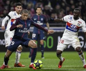 Kylian Mbappé fue una de las figuras del PSG que disputó el encuentro, aunque salió lesionado. (AFP)