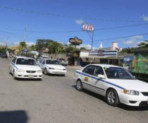 Los dueños de taxis habían solicitado un ajuste a la tarifa desde inicios del año. Foto: EL HERALDO