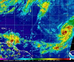 'Se estima un fortalecimiento en las próximas 48 horas e Irma podría convertirse en huracán el viernes', detalló el Centro Nacional de Huracanes