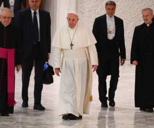 La Santa Sede no tiene ninguna estructura para pagar seguro de desempleo a sus trabajadores y ha querido seguir pagando a sus empleados normalmente. Foto: AFP