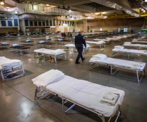 El nuevo hospital de campaña con 125 camas en California ayudará a aliviar la carga del sistema hospitalario local en medio del creciente coronavirus en Estados Unidos. Foto: AFP.
