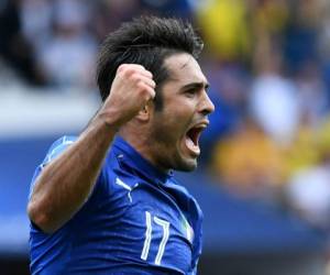 Martins Eder celebra el gol con el que Italia ganó el partido.