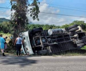 El camión transportaba productos alimenticios desde San Pedro Sula hacia Tocoa, Colón.