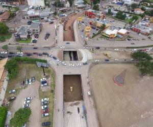 Este mes se inaugura obra del Juan Pablo II. En más del 95 por ciento avanza la construcción del túnel en este sector para dar paso a la Villa Navideña (Foto: Dron EL Herldo/ Marvin Salgado)