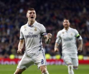 Toni Kroos espera ser figura ante el FC Barcelona. (AP)