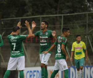 Bryan Johnson celebra la anotación del primer gol. Foto Grupo OPSA