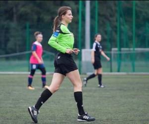 Karolina Bojar tiene 20 años y es árbitro de la liga de menores en Polinia. Foto: Karolina Bojar/Instagram.