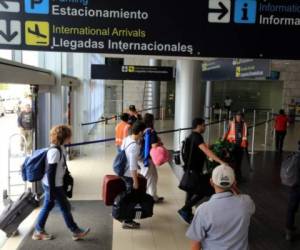 Para viajes a otros países el cobro queda en 47.59 dólares, equivalente a 1,125 lempiras. (Foto: El Heraldo Honduras)