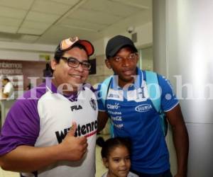 Varios aficionados de la H se tomaron fotografías y pidieron autógrafos a Luis El Buba López por su actuación en los Juegos Olímpicos de Río 2016, foto: Ronal Aceituno/El Heraldo.