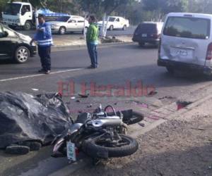 El accidente se registró en el bulevar Fuerzas Armadas a la altura de la colonia 21 de febrero de Comayagüela. (Foto: El Heraldo Honduras/ Noticias Honduras hoy)
