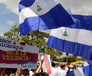 Ortega afirmó este lunes que no dará 'ni un paso atrás' para defender la paz frente a quienes incitan a la violencia en el país. (AFP)