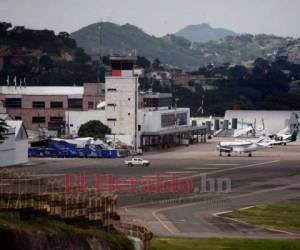 Bajo un ambiente apegado a la nueva normalidad funcionó ayer el aeropuerto de Toncontín, donde PIA procederá a reestructurar algunas áreas para lograr una operación más rápida y eficiente.