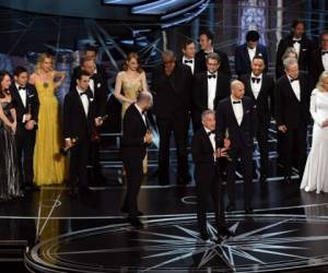 Uno de los más polémicos fue al anunciar a la película ganador en los Oscars 2017. Foto: AFP