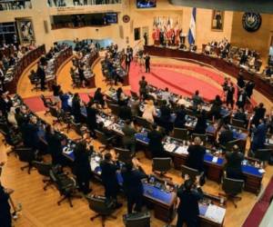 La Presidencia salvadoreña aseguró que con el decreto legislativo del martes 'inicia el proceso de depuración del sistema judicial'.