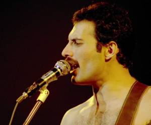 Mercury impactó con su voz en los años 70, justo cuando las letras del rock comenzaron a decir realidades.