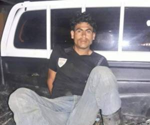 Wilson Elías Zelaya Díaz, de 29 años de edad, siendo transportado a una posta policial. (Foto: Cortesía Policía Nacional)