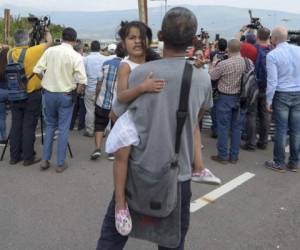 El país cafetero ha recibido a más de un millón de migrantes desde Venezuela en los últimos años. Según la ONU, 2,3 millones de personas han salido de la nación petrolera desde 2015. Foto / AFP