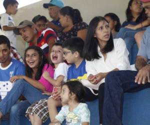 Los niños son los aficionados número uno de los estadios del país.